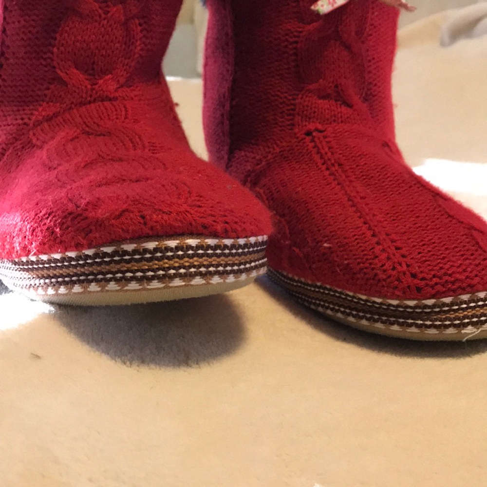 Slippers - Picture 2 of 4